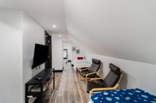 Sand & Sun Retreat,2 Living Rooms, Kids Play Area - Michigan City - 6