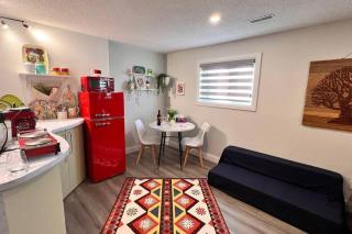 Alluring Private Bachelor Unit - Windsor - 4