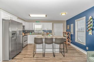 Immaculate Ocean Lakes Beach House! "Oceanview Oasis"-Walking Distance to the Beach - 7