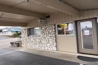 Anchor Bay Inn near Winchester Bay - 7