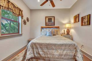 The Rock House Hideaway - 9