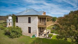 The Rock House Hideaway - 1