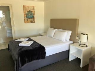 Porky's Motel Rockhampton - Rockhampton - 6