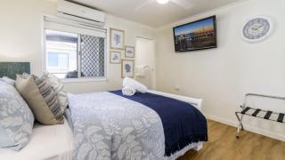 Fishing and Swimming at your doorstep - Sylvan Beach Esp, Bellara - Bellara - 1