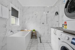 Bluestone Cottage - Character & Class - Orange - 2