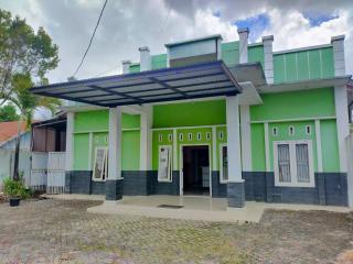OYO 93443 Emmy Homestay Syariah - Mamuju - 8