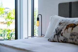 Contemporary Northlake Apartment - Wanaka - 3