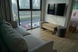 Modern 2-bedroom Apartments with washer in Skypark Laguna Bang Tao - 2