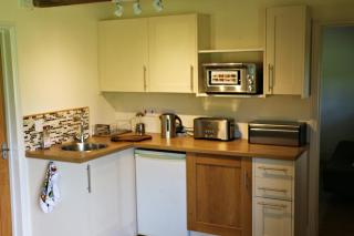 The Lodge - 2 acres of garden with hot tub and fire pit and BBQ - 4