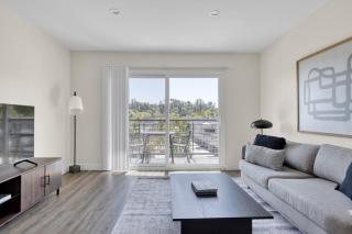 Woodland Hills 2BR w Pool Gym nr Warner Center LAX-698 - Los Angeles - 0
