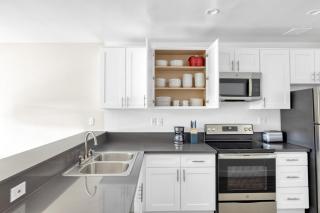 Woodland Hills 2BR w Pool Gym nr Warner Center LAX-698 - Los Angeles - 2