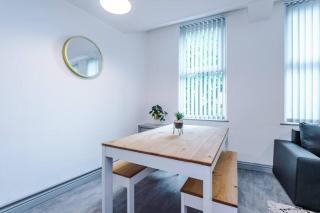 5 Sleeper LFC Themed Apartment - 8