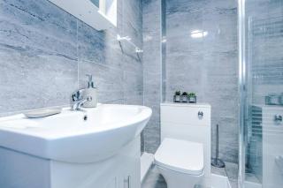 5 Sleeper LFC Themed Apartment - 7