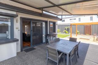 Hollow Beach House - Bunbury - 9