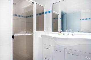 Perfectly Positioned Across From Mollymook Beach - Mollymook - 2