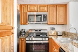 N Hollywood 2BR w Gym Pool nr TJ shops LAX-632 - 5