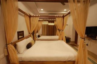 ROYAL STAY VINTAGE - 1