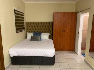 The Royal Nest - Sandown - 4