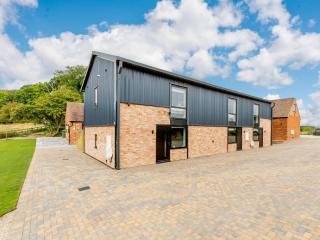 3 Bed in Alcester 88398 - Coughton - 0