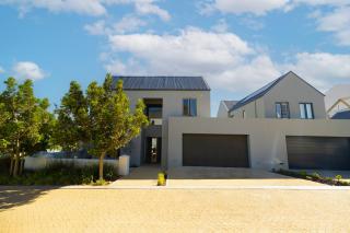 Stellenbosch Home in Security Estate - Stellenbosch - 3