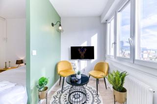 Studio parking gratuit, wifi - fibre, confort éclairé - 3