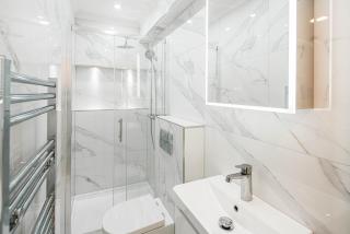 Roof Haven at Kensington Mews - 3