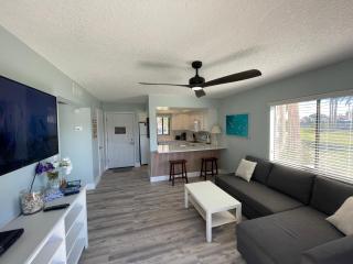 Ocean Village Club B-17 - 4