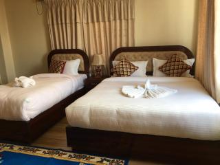 Hotel Sheron Lilyland - Pokhara - 2