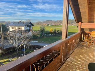 Lichtdurchflutete Dachgeschoss-Wohnung mit großem Balkon - 1