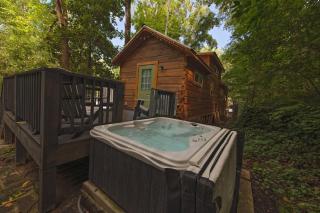 Papa Cabin Tiny Log Home Comfort In Rustic Bliss - Chattanooga - 9