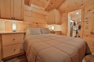 Nana Cabin Tiny Log Home Comfort In Rustic Bliss - 7