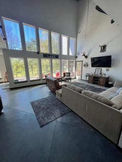 Lakefront-Private Dock-Lakeview-Sleeps 22 plus - 9