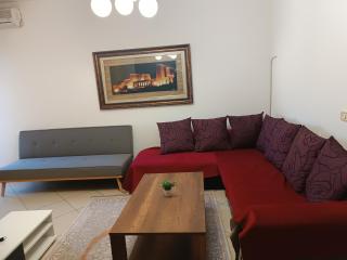 Central 1+1 Ap with balcony - Tirana - 3