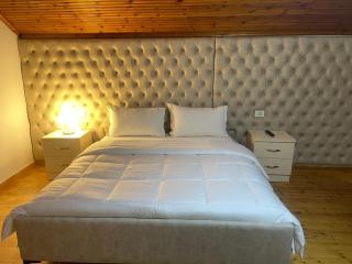 four generation hotel - 1