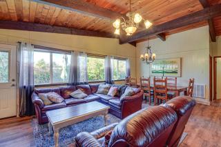 Pet-Friendly Washington Retreat with Hot Tub and Deck! - Ocean Shores - 7