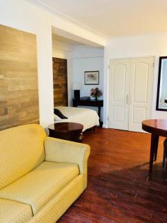 Stylish Montreal Apartment: Comfortable Stay in the Golden Square Mile - Montreal - 9