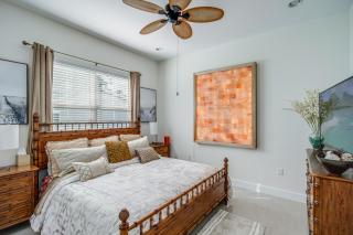 Beautiful Naples Getaway w/ Pool Access! - 1