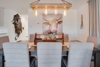 Mooove Your Herd Into a New Cozy Barn Haus-in NB - 4