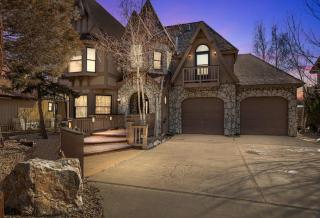 HoneyBear Lodge Lakefront - 8