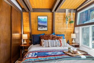 WARM Relaxing Spa - FUN Karaoke - MOVIE Projector - Big Bear Lake - 4