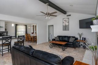 Eclectic Country Home - Leander - 7