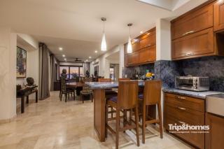 Playa de La Paz Luxury 4br Beach front villa, access to Beach Club - 1