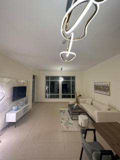 Downtown Dubai - Huge 1 bedroom - Dubai - 2