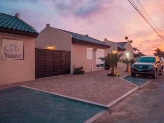 Golden Villas - Palm-Eagle Beach - 9