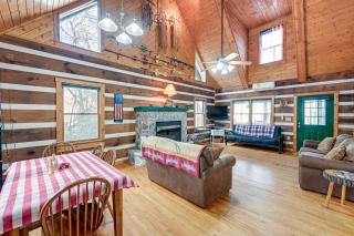 Fire Pit and Porch Rustic Retreat in North Carolina - 4