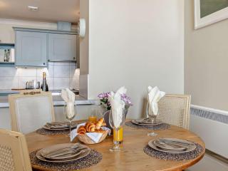 2 Bed in Tenby FB163 - Tenby - 4