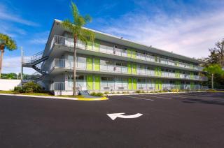 Weekly Inn - - 2