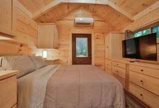 Tiny Cabin Village Private Hot Tub Lynda Cabin - Chattanooga - 1