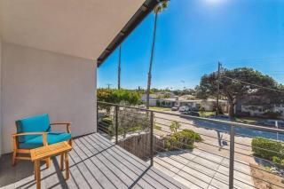 Coastal Living at its Finest Pacific Beach - San Diego - 8