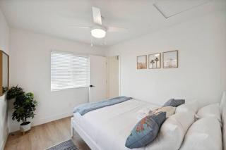 Coastal Living at its Finest Pacific Beach - 6